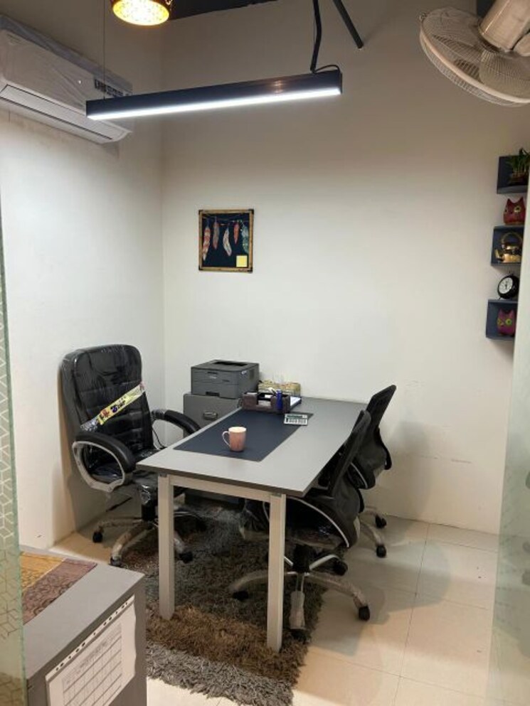 Gym, sector 3 Commercial Office Space 700 Sq.Ft. In Sector 3 Noida 9812824