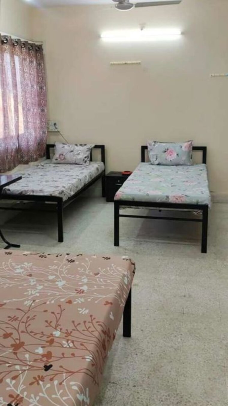 Bedroom, malad east Pg For Boys & Girls In Malad East 9812830