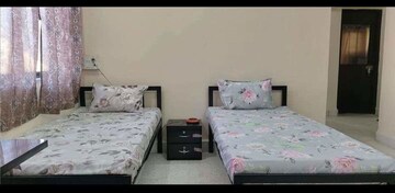 Bedroom in  Pg at Malad East – for Rent