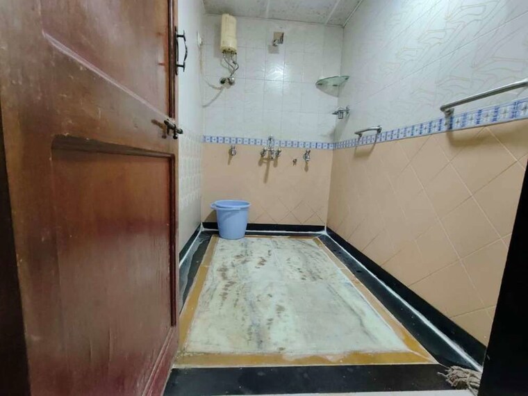 Bathroom, kanjurmarg east Pg For Boys & Girls In Kanjurmarg East 9812796