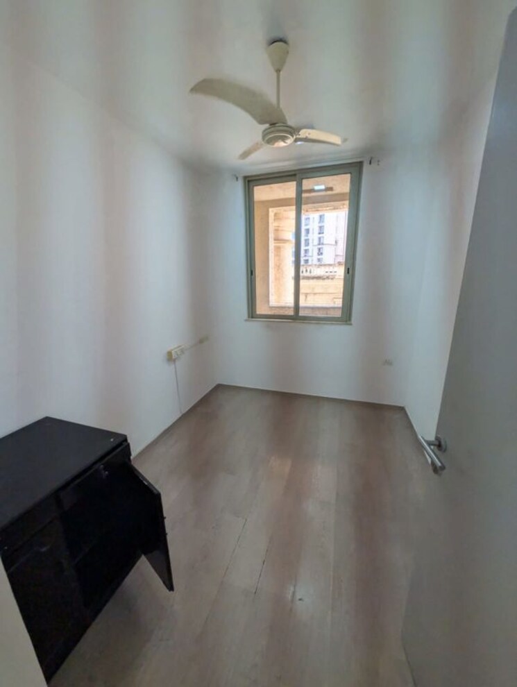 Room, hiranandani-eva 2.5 Bedroom 870 Sq.Ft. Apartment In Ghodbunder Road Thane 9812839