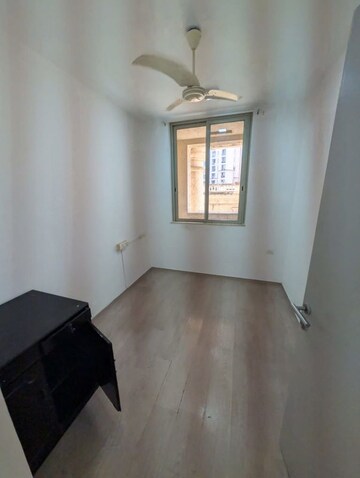 Room in 2.5 BHK Apartment at Hiranandani Eva, Ghodbunder Road – for Rent