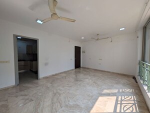 Room in 2.5 BHK Apartment at Hiranandani Eva, Ghodbunder Road – for Rent