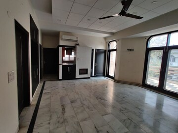 3 BHK Builder Floor For Rent in Defence Colony