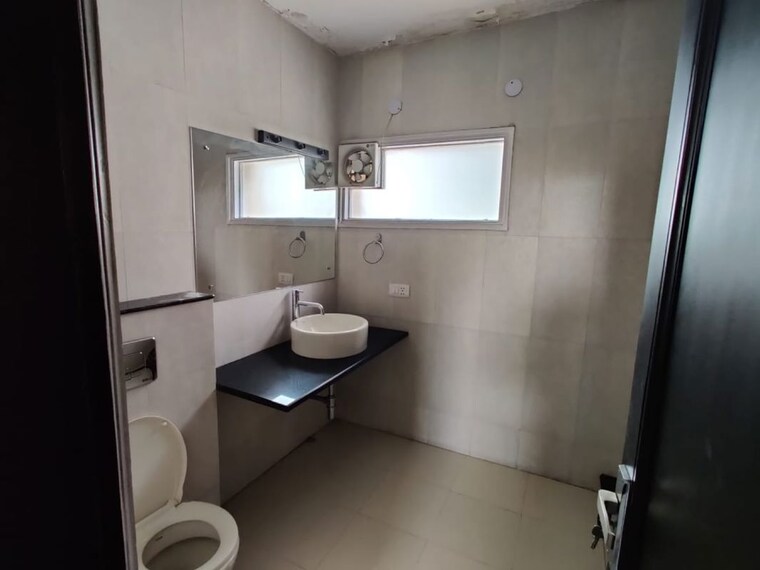 Kitchen, defence colony 3 Bedroom 325 Sq.Yd. Builder Floor In Defence Colony Delhi 9812864