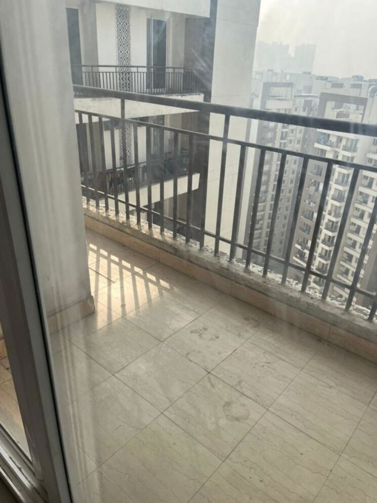 Balcony, galaxy-north-avenue-ll 2 Bedroom 925 Sq.Ft. Apartment In Gaur City 2 Greater Noida 9812866
