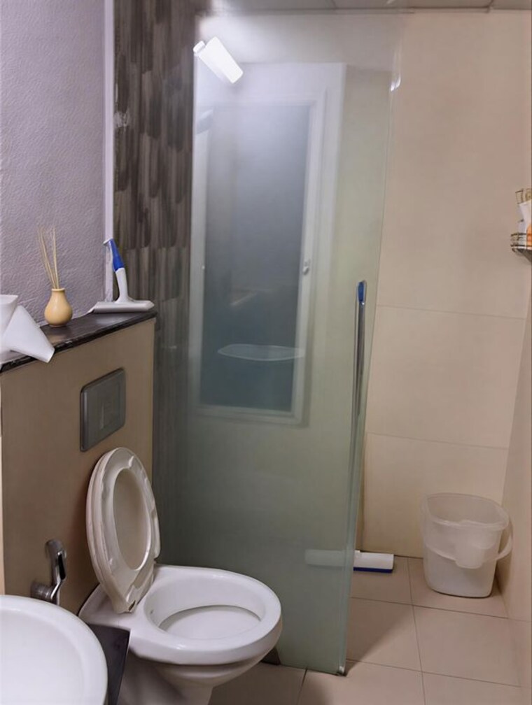 Bathroom, gaur-saundaryam 2.5 Bedroom 1590 Sq.Ft. Apartment In Tech Zone 4 Greater Noida Greater Noida 9812858