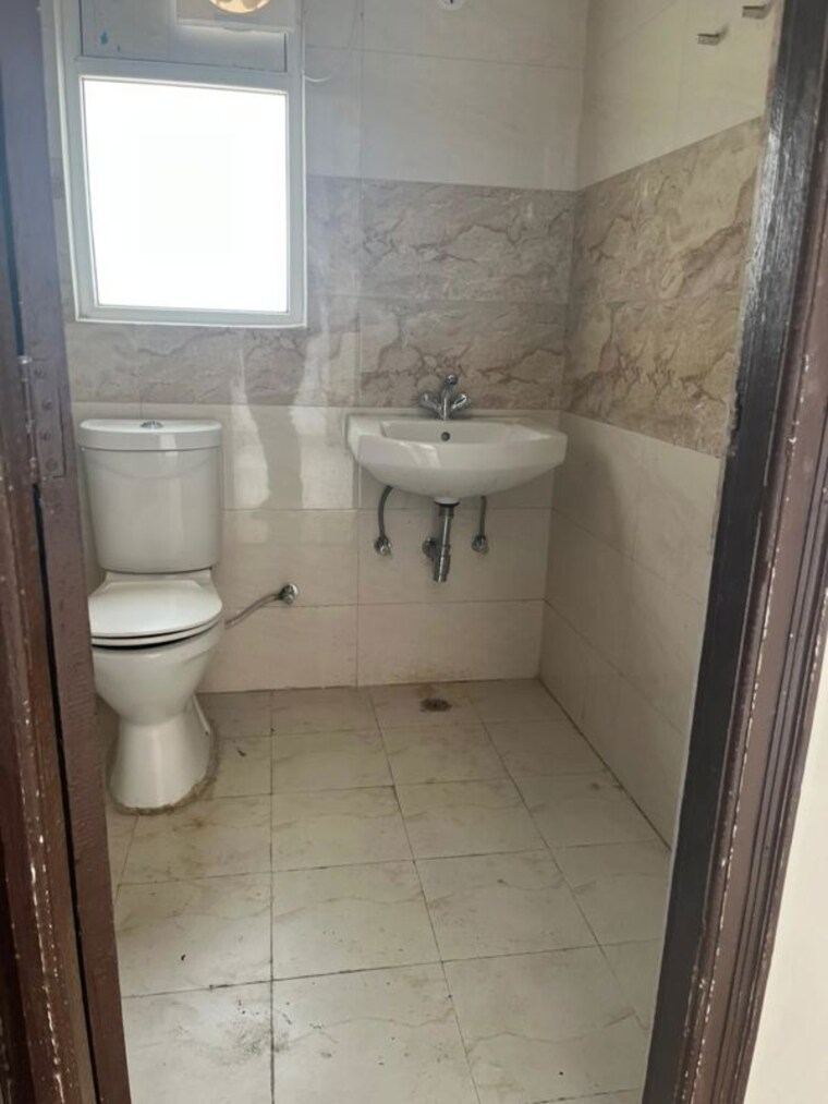Bathroom, mahagun-mywoods 4 Bedroom 2190 Sq.Ft. Apartment In Sector 16c Greater Noida Greater Noida 9812868