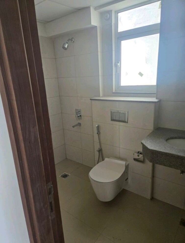 Bathroom, sector 43 3 Bedroom 1143 Sq.Ft. Apartment In Sector 43 Noida 9812874