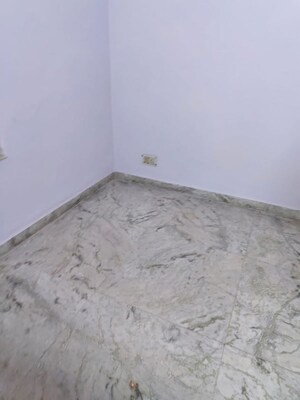 Room in 1.5 BHK Independent House at Sector 55 – for Rent