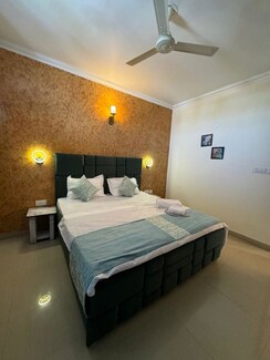 2 BHK + Servant Room Builder Floor For Rent in Sector 115