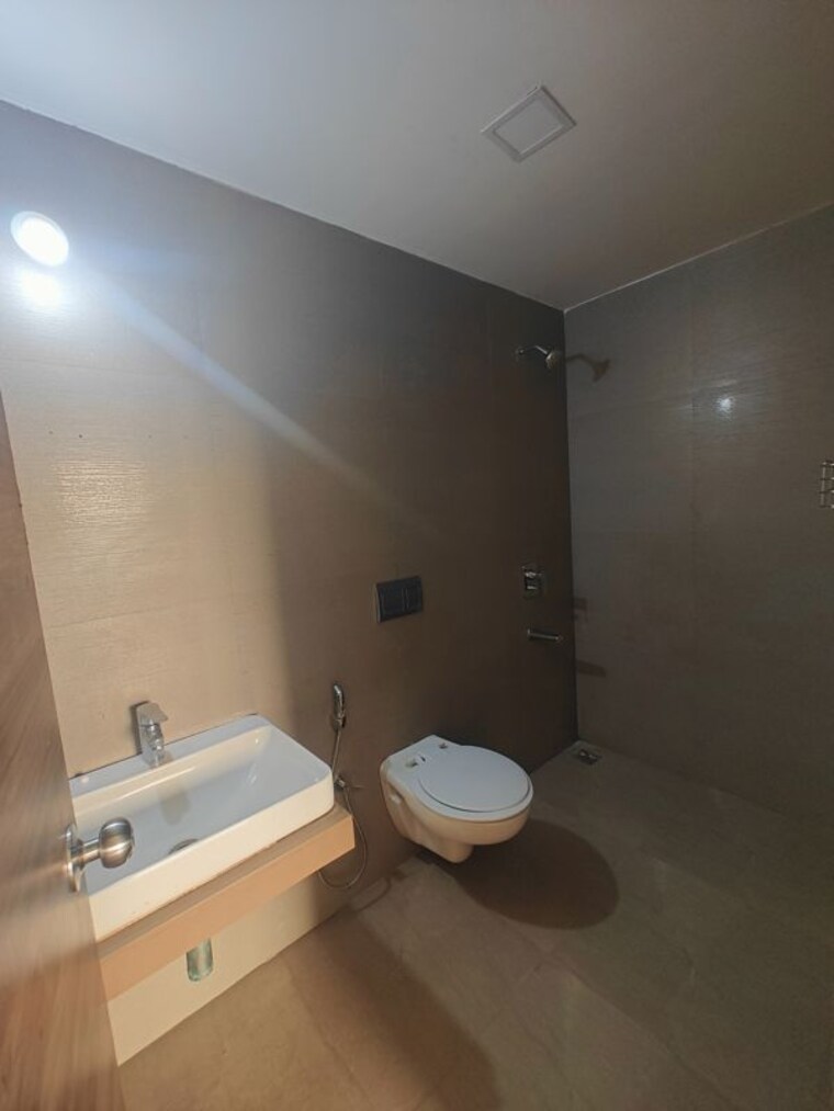 Bathroom, akshar-alvario 2 Bedroom 1140 Sq.Ft. Apartment In Seawoods Navi Mumbai 9812938