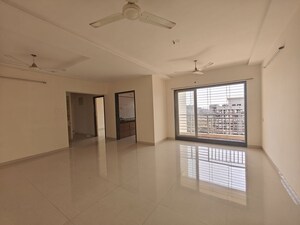 Room in 3 BHK Apartment at Rattan Icon, Seawoods Sector 50 – for Rent