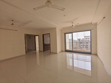 Room in 3 BHK Apartment at Rattan Icon, Seawoods Sector 50 – for Rent
