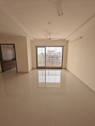 Room in 3 BHK Apartment at Rattan Icon, Seawoods Sector 50 – for Rent