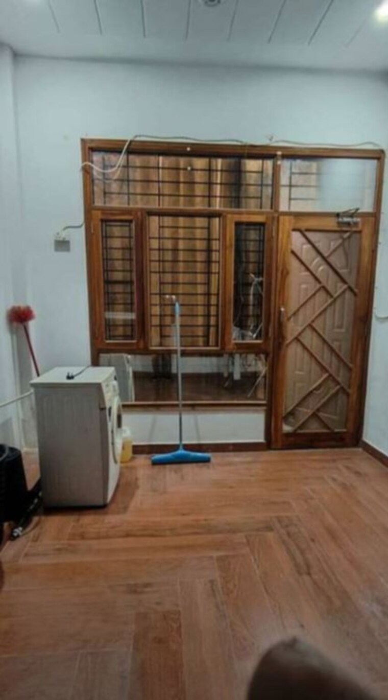 Other, hazratganj 3 Bedroom 1650 Sq.Ft. Apartment In Hazratganj Lucknow 9812946