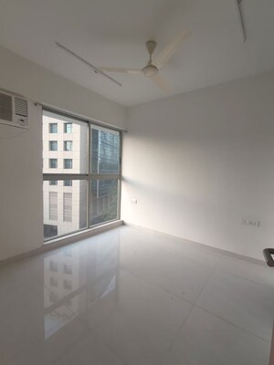 2 BHK Apartment For Rent in Lodha Amara, Kolshet Road