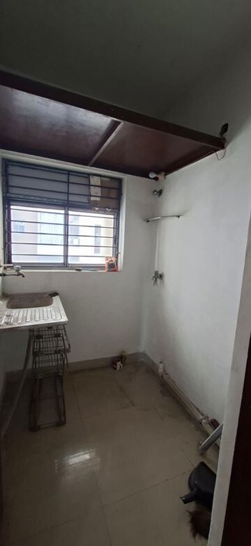 Room in 3 BHK Apartment at Rohra Address, New Town – for Sale