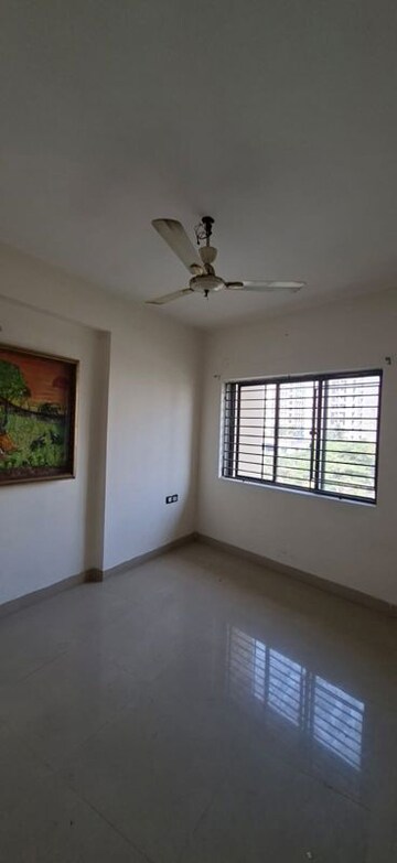 Room in 3 BHK Apartment at Rohra Address, New Town – for Sale
