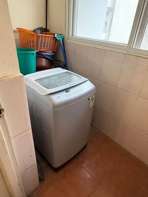 Furnished Amenities in 2 BHK Apartment at Gomti Nagar – for Rent