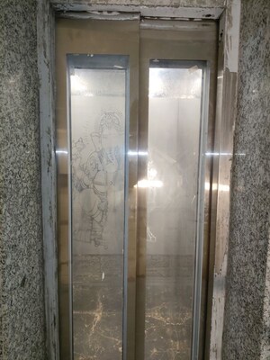 Building Lobby in 3 BHK Builder Floor at Sector 16 – for Rent