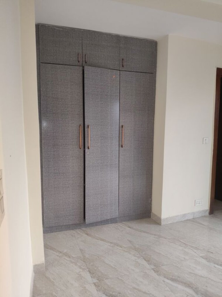 Room, sector 16 3 Bedroom 1800 Sq.Ft. Builder Floor In Sector 16 Panchkula 9812966