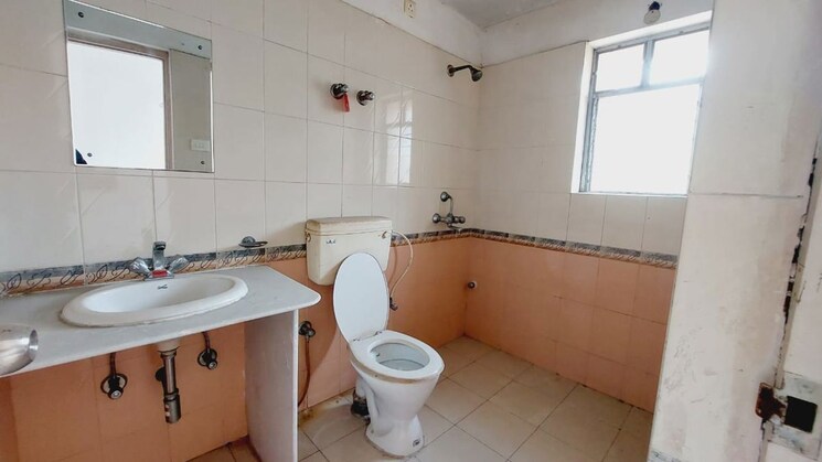 Bathroom, clubtown-paradise 3 Bedroom 1680 Sq.Ft. Apartment In Rajarhat Kolkata 9812973