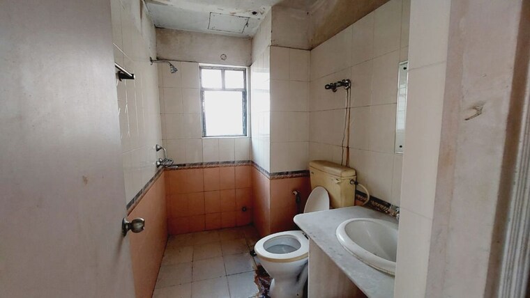 Bathroom, clubtown-paradise 3 Bedroom 1680 Sq.Ft. Apartment In Rajarhat Kolkata 9812973