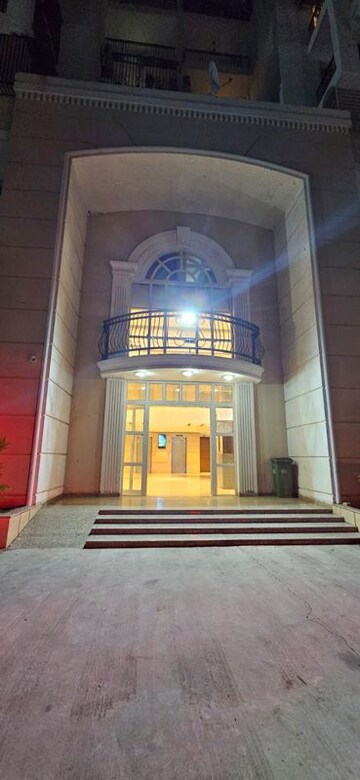 Building Lobby in 2 BHK Apartment at Omaxe R2, Gomti Nagar – for Rent