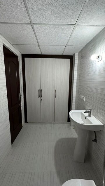 Bathroom in 2 BHK Apartment at Omaxe R2, Gomti Nagar – for Rent