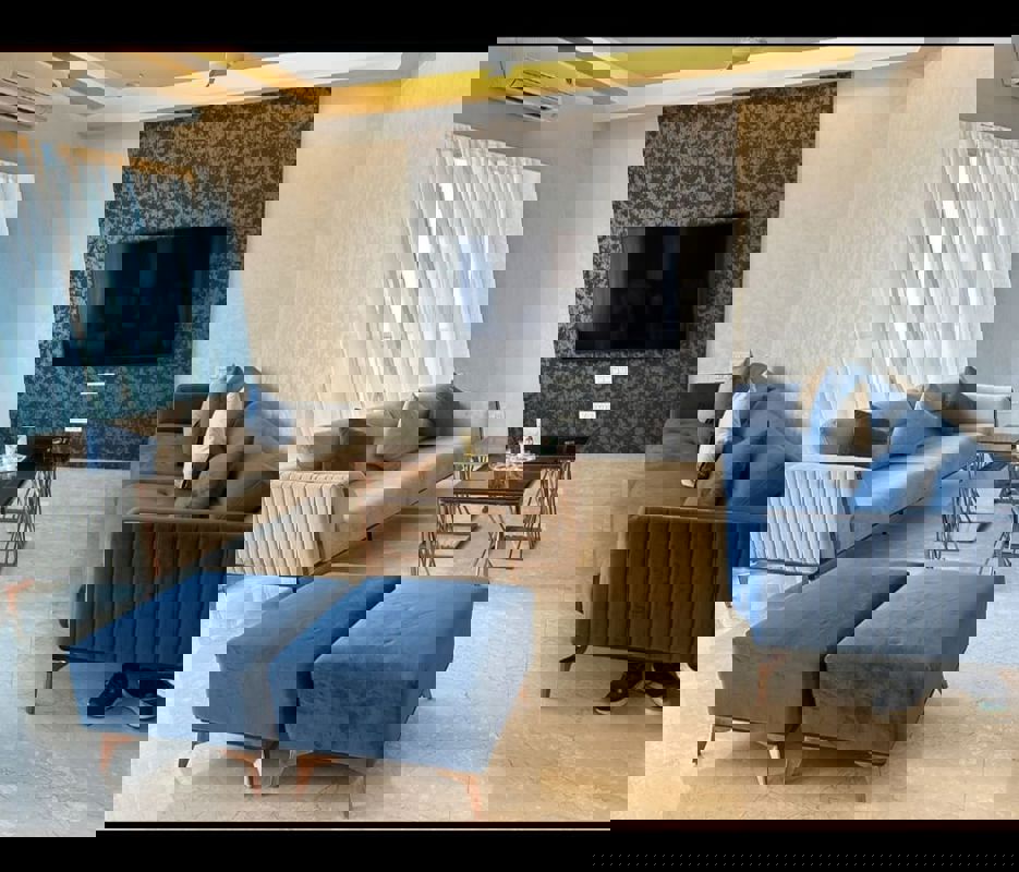 4 BHK Apartment For Sale in Sheth Avalon