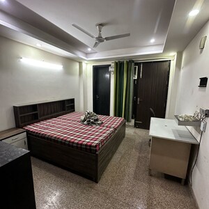 Bedroom in 2 BHK Builder Floor at Sector 43 – for Rent