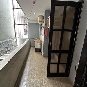 Balcony in 2 BHK Builder Floor at Sector 43 – for Rent