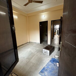 Room in 3 BHK Builder Floor at Sector 43 – for Rent