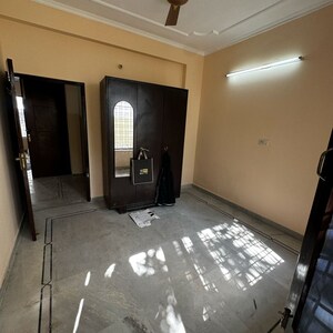 Room in 3 BHK Builder Floor at Sector 43 – for Rent