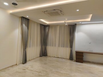 Building Lobby in 4 BHK Villa at Mantri Group Mantri Euphoria, Narsingi – for Rent