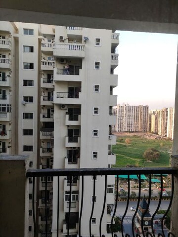 2 BHK Apartment For Rent in Nimbus The Hyde park, Sector 78