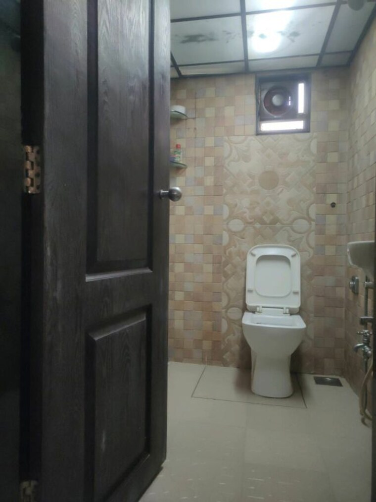 Bathroom, hiranandani-gardens-eden-bungalows 3 Bedroom 2800 Sq.Ft. Villa In Powai Mumbai 9813078