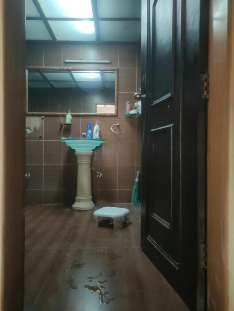 Bathroom, hiranandani-gardens-eden-bungalows 3 Bedroom 2800 Sq.Ft. Villa In Powai Mumbai 9813078