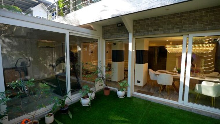  Parking, hiranandani-gardens-eden-bungalows 3 Bedroom 4000 Sq.Ft. Villa In Powai Mumbai 9813087
