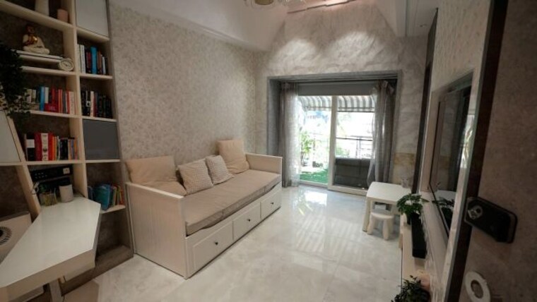 Living Room, hiranandani-gardens-eden-bungalows 3 Bedroom 4000 Sq.Ft. Villa In Powai Mumbai 9813087