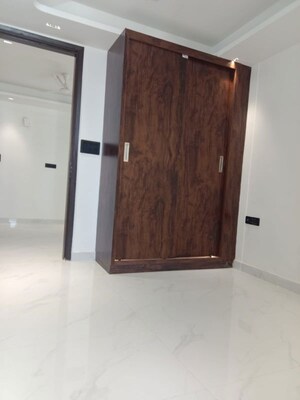 Room in 2 BHK Builder Floor at Neb Sarai – for Rent