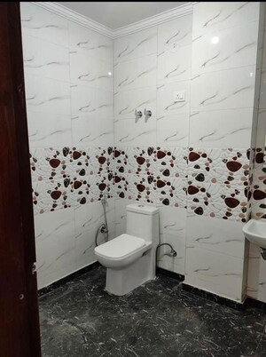 Bathroom in 1 BHK Builder Floor at Saket – for Rent