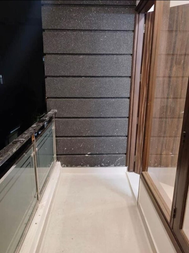 Balcony, saket 1 Bedroom 400 Sq.Ft. Builder Floor In Saket Delhi 9813102