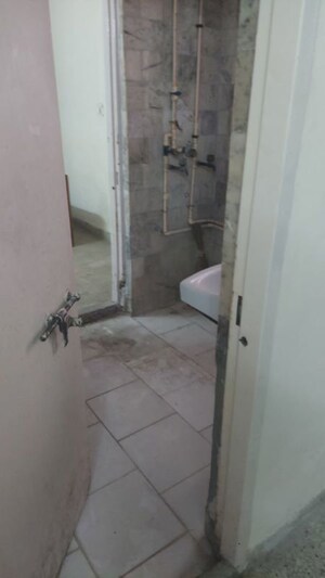 Master Bedroom in 1 BHK Builder Floor at Ganesh Nagar – for Rent