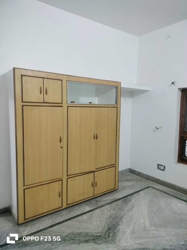 Room, gomti nagar 2 Bedroom 2200 Sq.Ft. Builder Floor In Gomti Nagar Lucknow 9813153