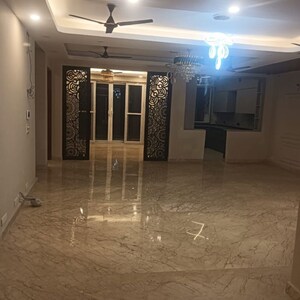 Room in 4 BHK Builder Floor at Hauz Khas – for Rent