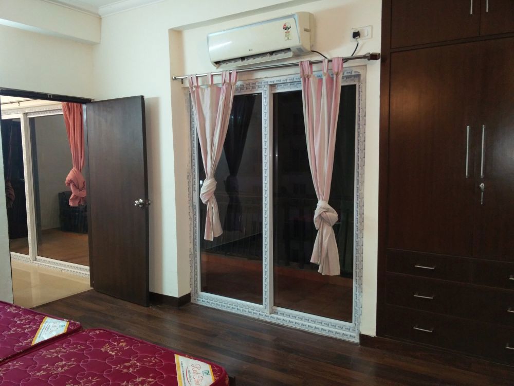 3 BHK + Servant Room Apartment For Rent in Vijayant Enclave