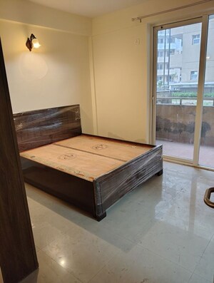 Room in 3 BHK Apartment at Ansal Estella, Sector 103 – for Rent