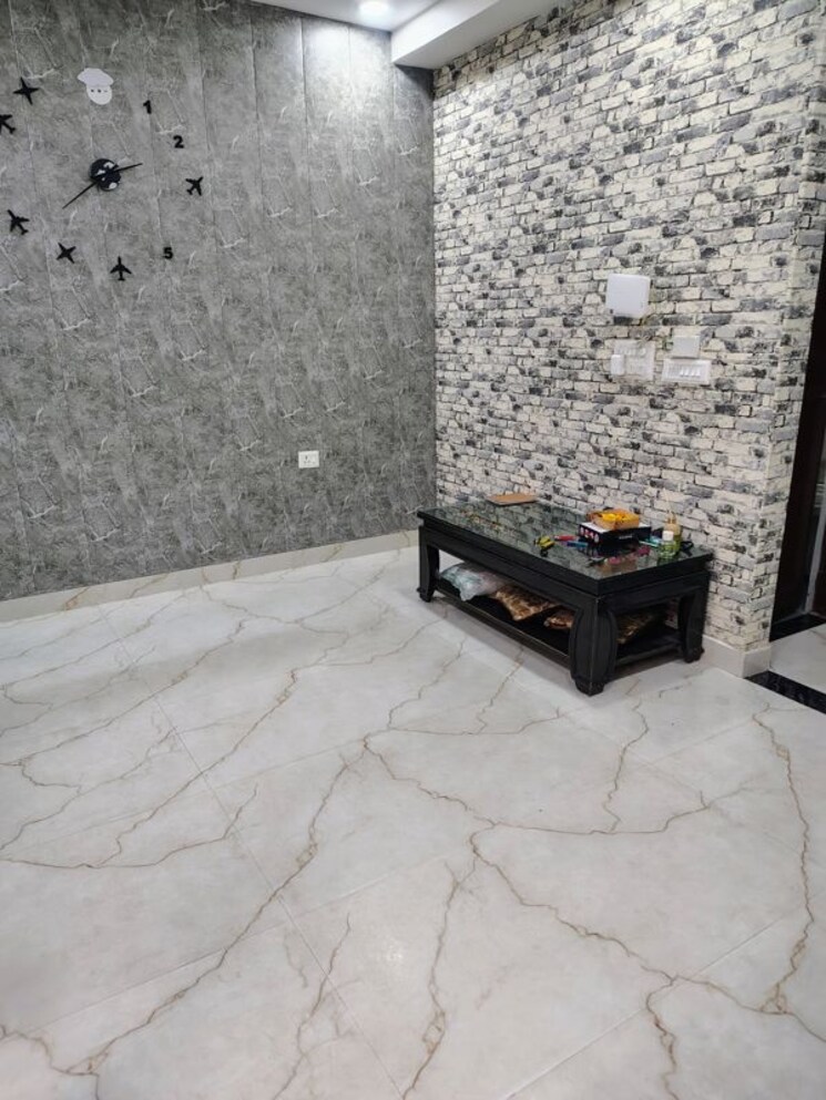  Parking, sector 23 1.5 Bedroom 800 Sq.Ft. Builder Floor In Sector 23 Gurgaon 9813238